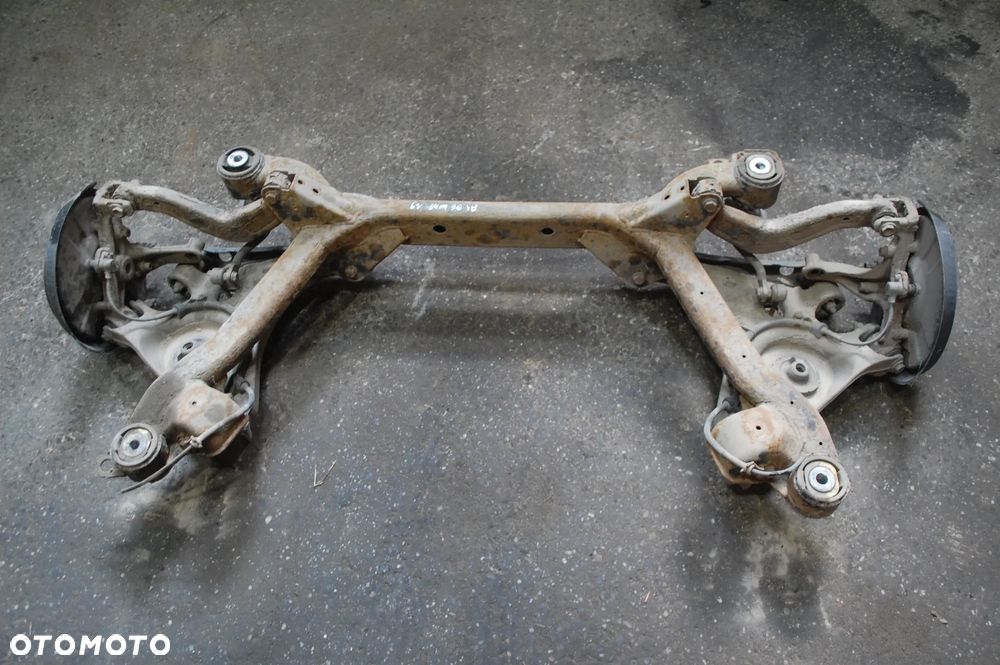 BELKA SANKI ZAWIESZENIA TYŁ TYLNE AUDI A4 B6 B7 KOMBI 1.9 TDI 8E0 - 10