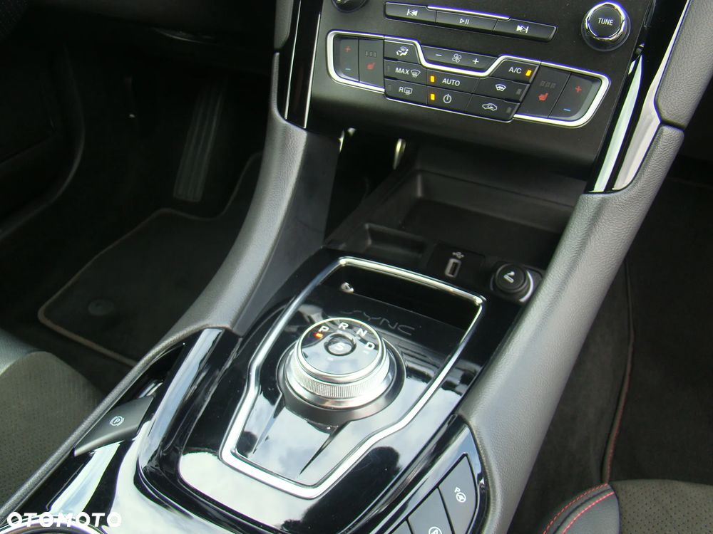 Ford Mondeo 2.0 EcoBlue ST-Line - 39