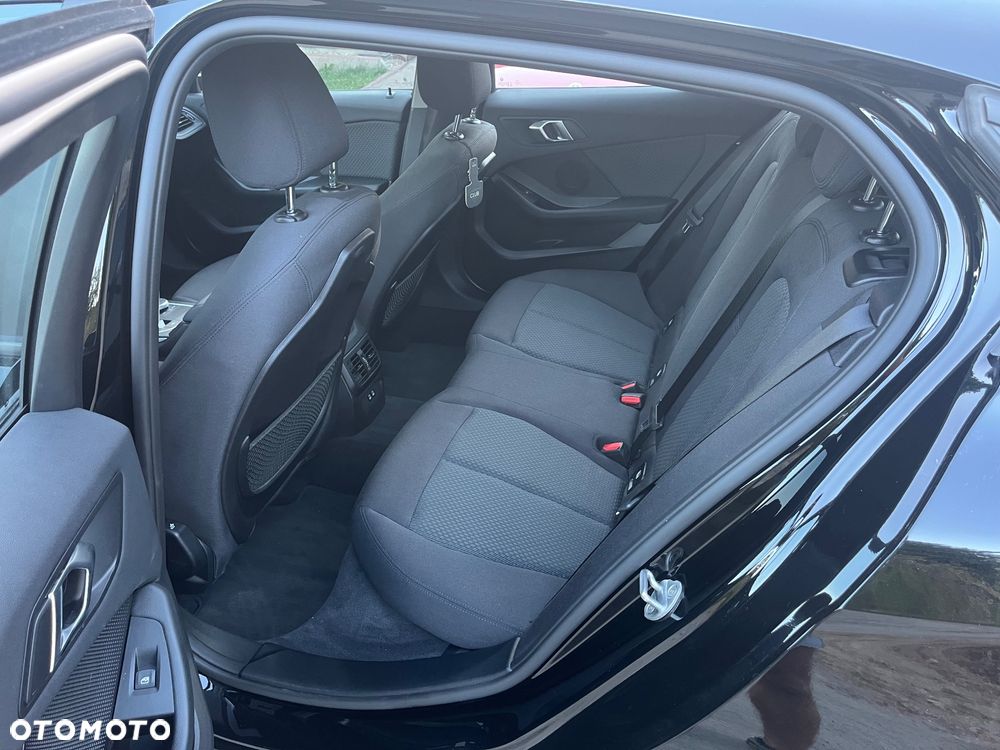 BMW Seria 1 118d - 38