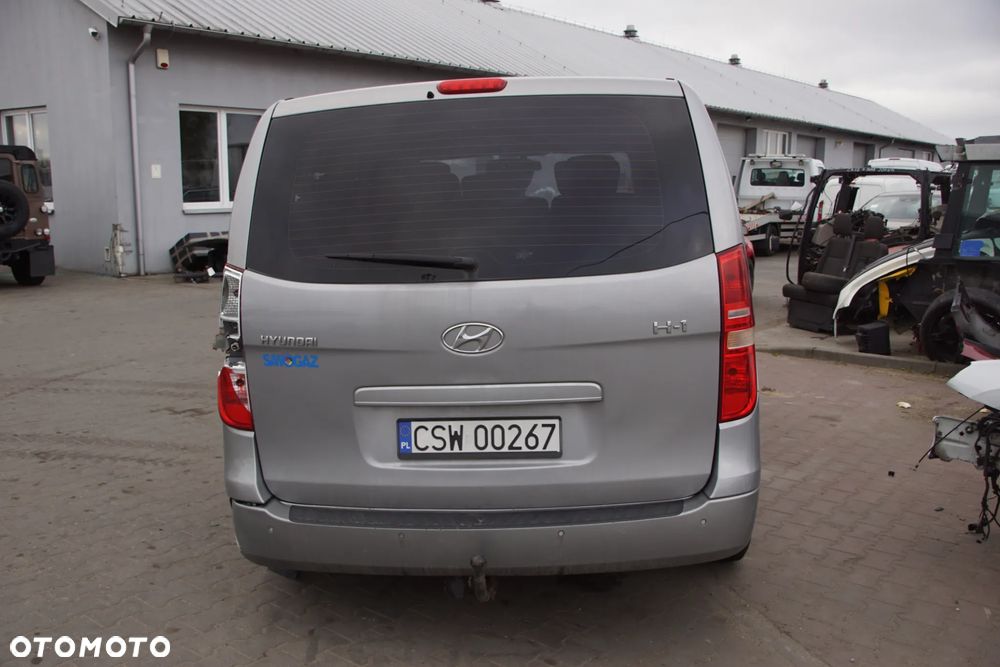 Auto na części - Hyundai H1 II 2.5 CRDI 170 KM D4CB YCQA2 P2S 2012R Silnik Skrzynia Drzwi Maska Błotnik Zderzak Klapa Lusterko Klamka Szyba Deska Kokpit Sterownik Moduł Czujnik Licznik Panel Kierownica - 5