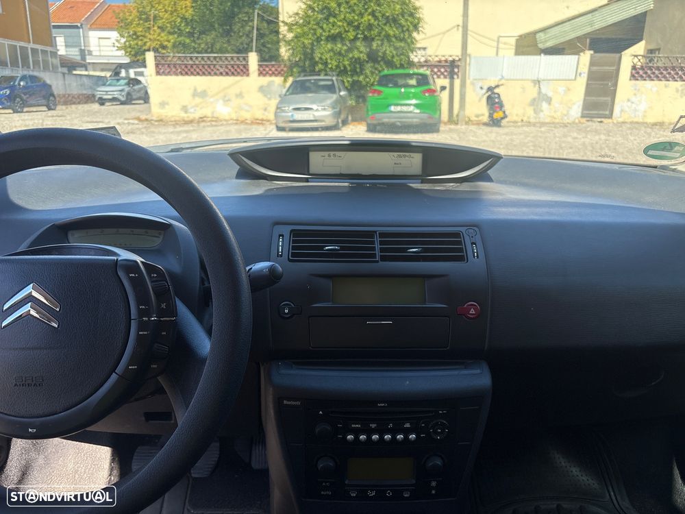 Citroën C4 1.6 HDi FAP Exclusive - 4