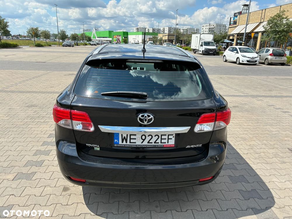 Toyota Avensis 1.8 Luna - 17