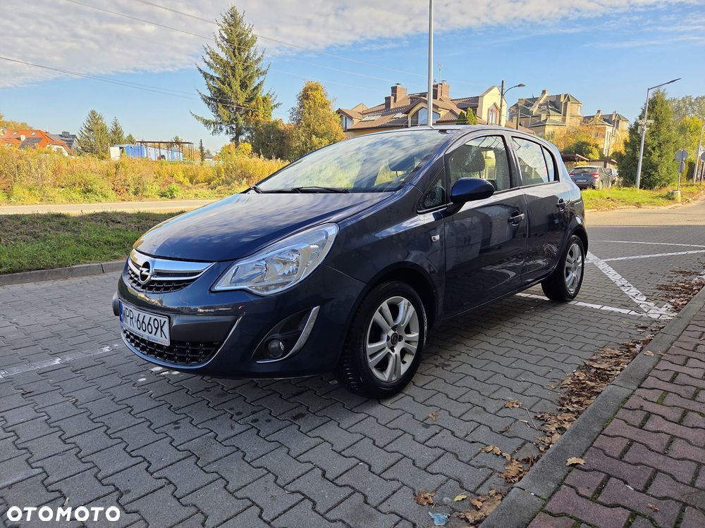 Opel Corsa 2011 photo 2