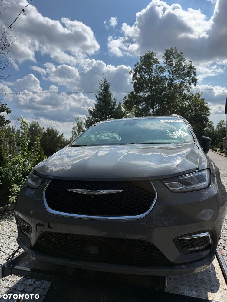 Chrysler Pacifica - 3
