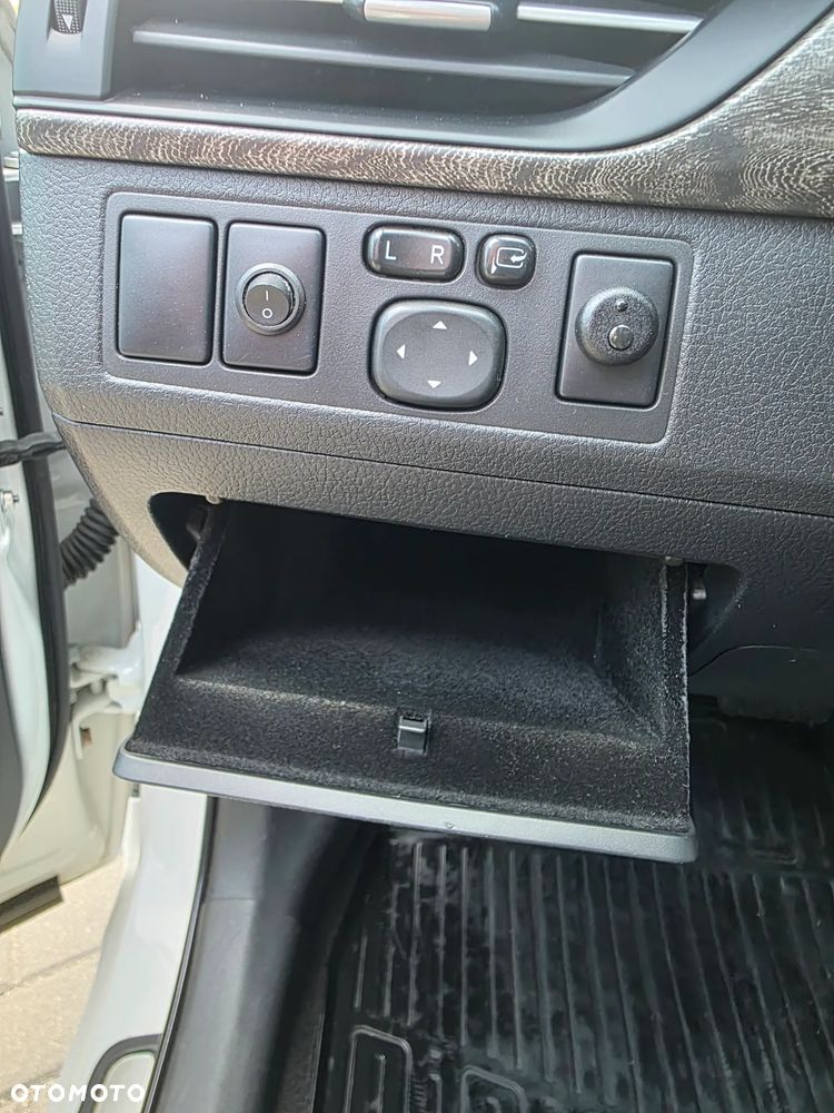 Toyota Avensis 2.0 Prestige MS - 30
