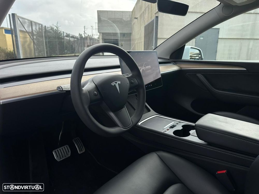 Tesla Model Y Long Range Dual Motor AWD - 7