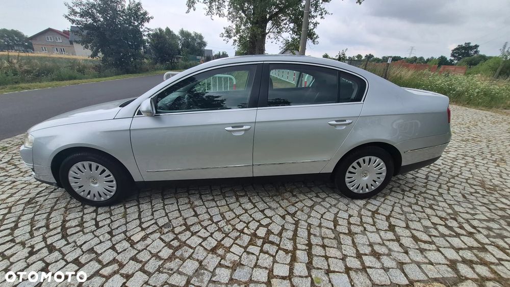 Volkswagen Passat 1.9 TDI Comfortline - 2