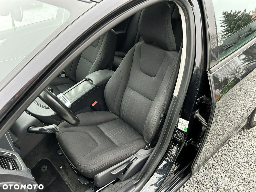 Volvo V60 D2 Momentum - 12
