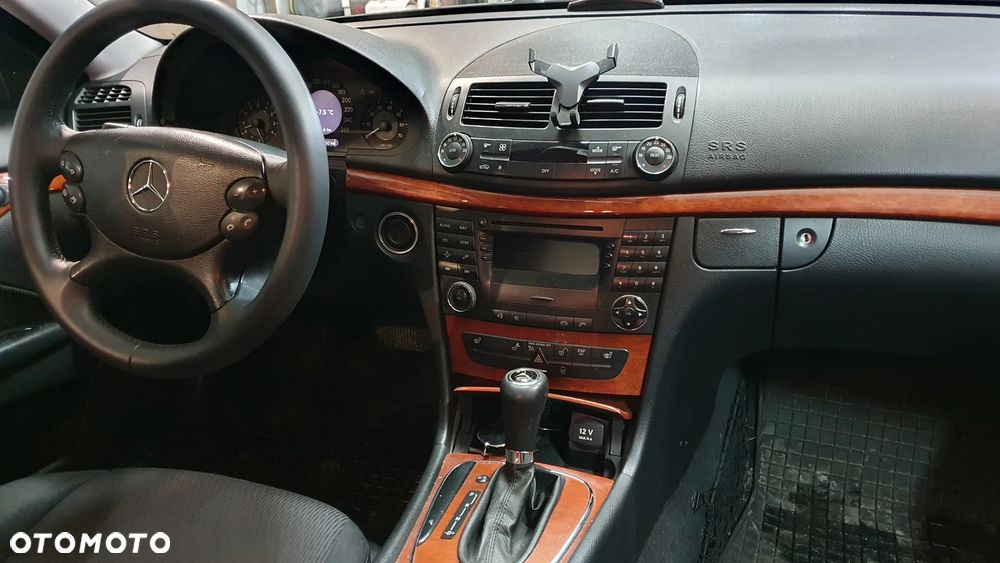 Mercedes-Benz Klasa E - 31