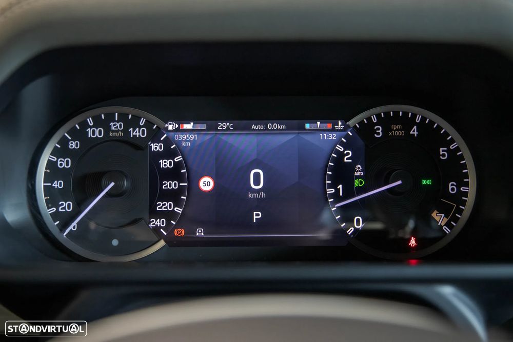 Land Rover Defender 3.0 I6 90 AWD X-Dynamic S - 27