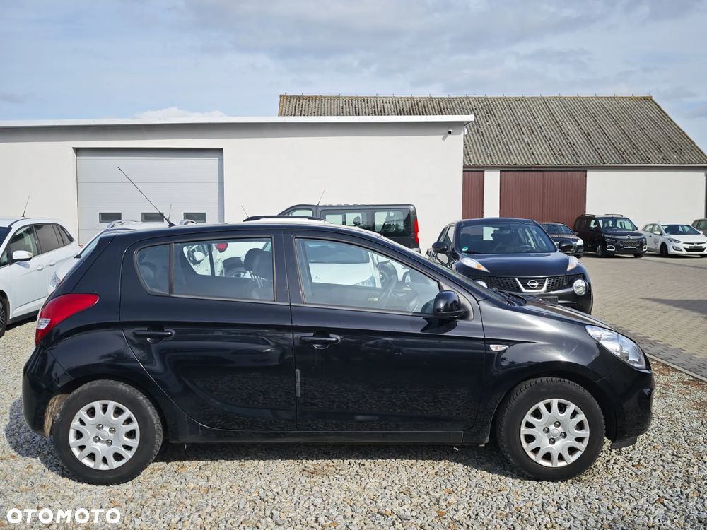 Hyundai i20 1.2 FIFA WM Edition - 8