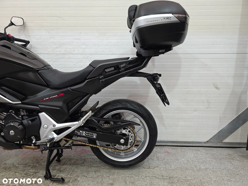 Honda NC - 12