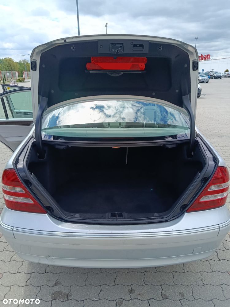 Mercedes-Benz Klasa C 180 Kompressor Automatik Avantgarde - 2
