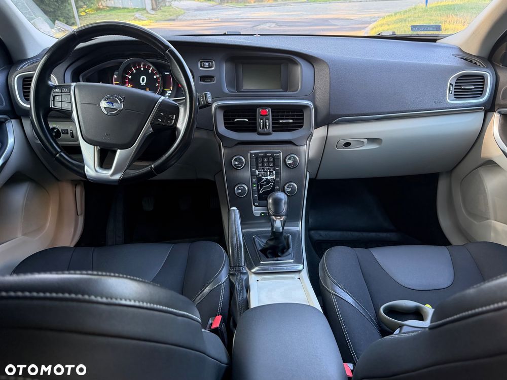 Volvo V40 ver-t3-momentum - 3