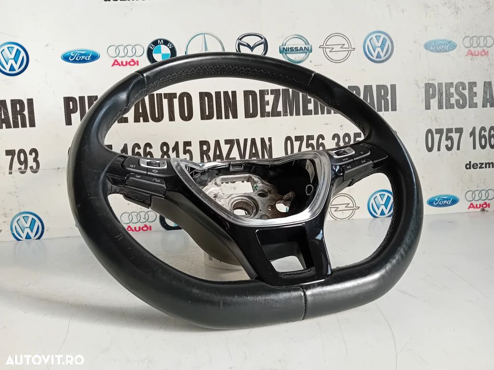 Volan Din Piele Cu Comenzi Si Padele Vw Passat B8 An 2015-2020 Stare Buna - 5