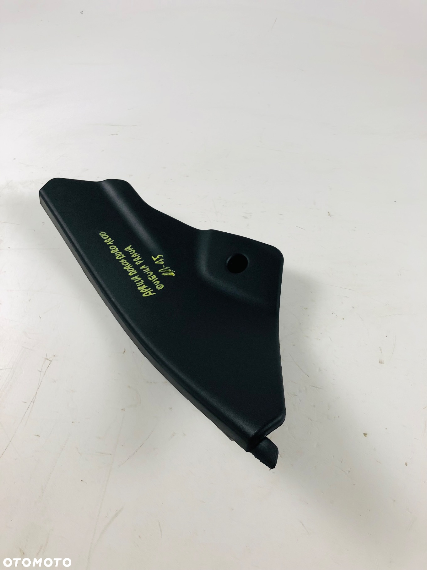 Aprilia Dorsoduro 1200 11-15 owiewka prawa - 2