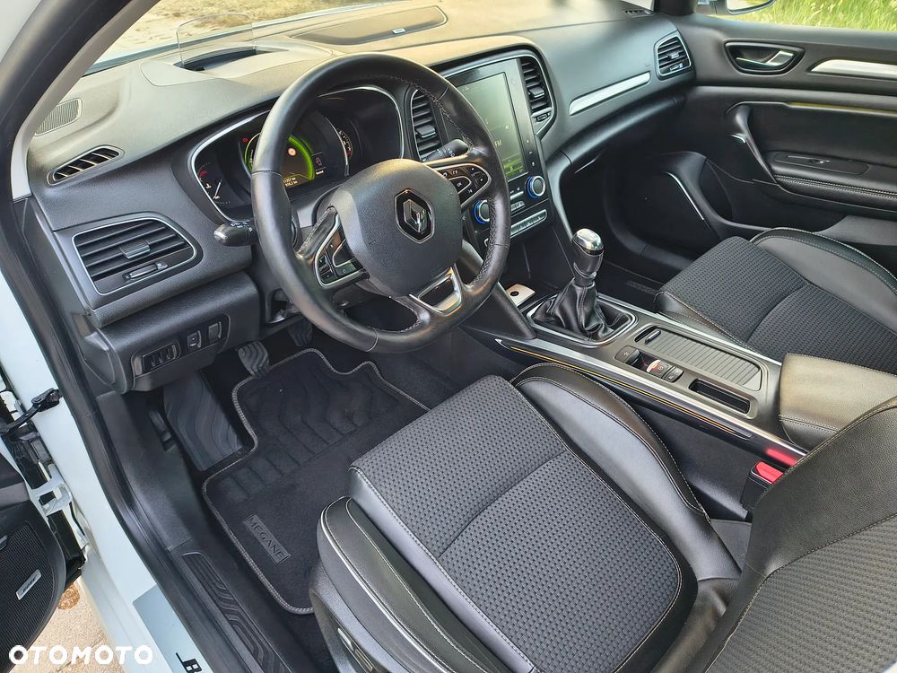 Renault Megane ENERGY dCi 130 BOSE EDITION - 5