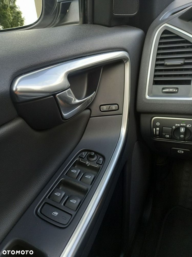 Volvo XC 60 D4 Geartronic Momentum - 35