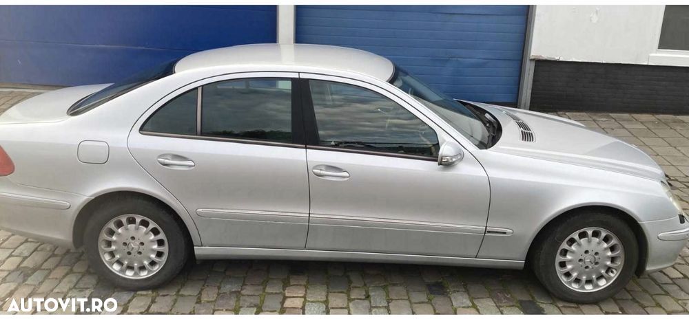 Mercedes-Benz E 200 KOMPRESSOR Automatik Elegance - 24
