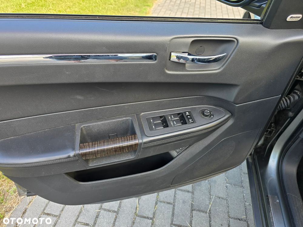 Chrysler 300C 3.0 V6 CRD - 11