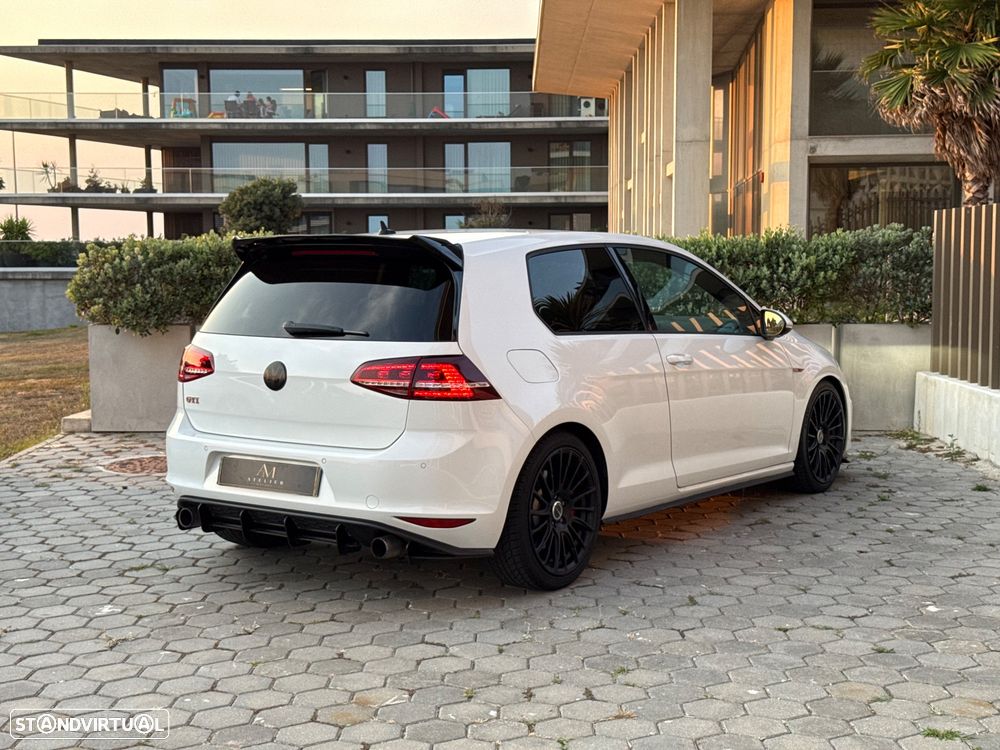 VW Golf GTI Performance BlueMotion DSG - 11