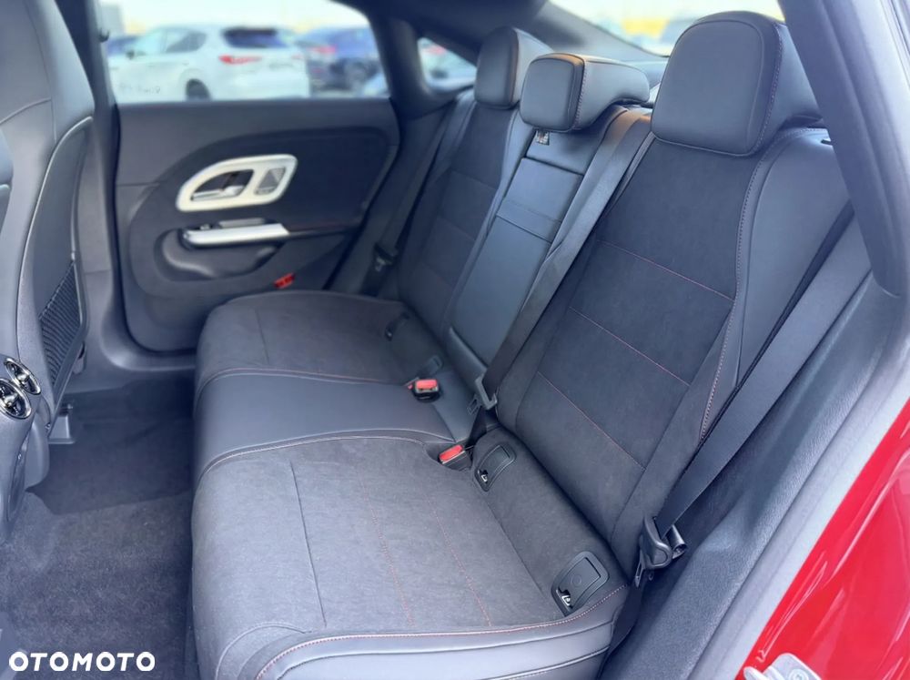 Mercedes-Benz CLA - 25