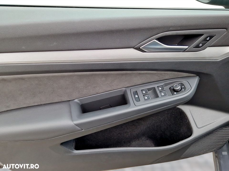 Volkswagen Golf 1.5 eTSI DSG MHEV Life - 15