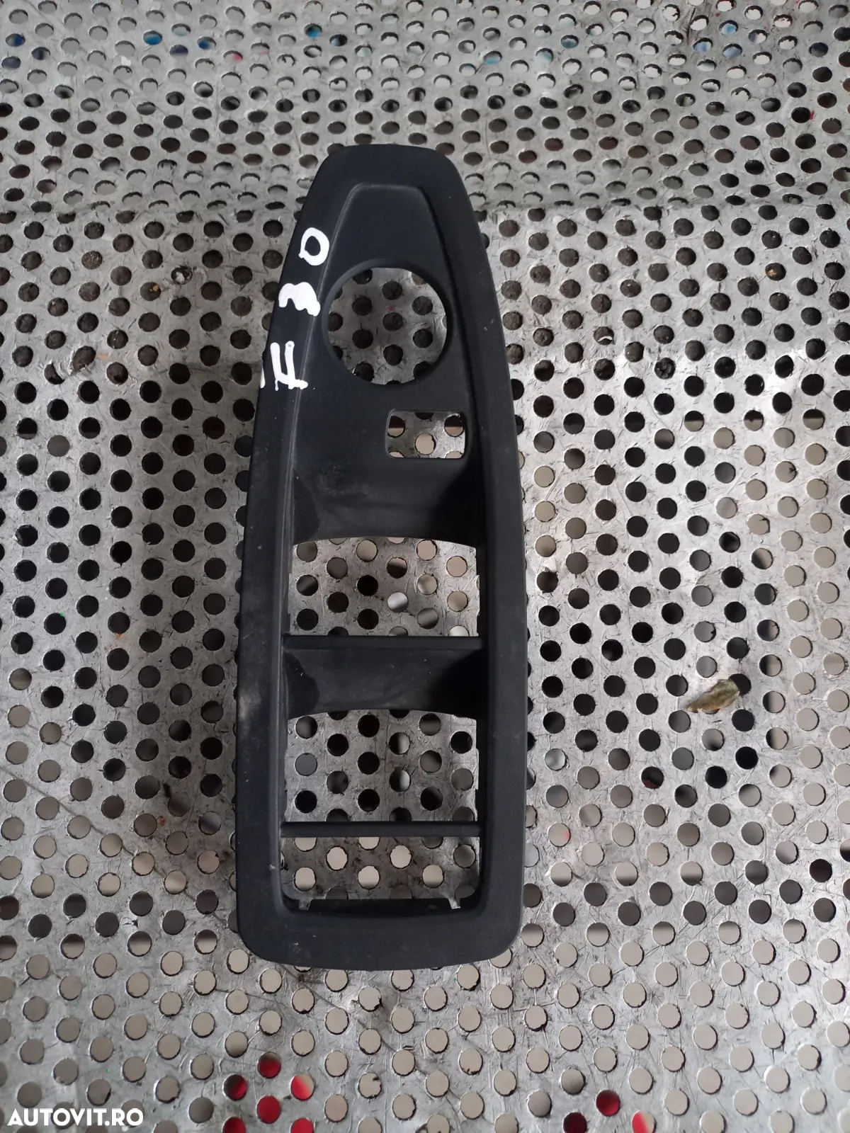 Rama Ornament Butoane Geamuri Sofer Bmw F30 F31 - Dezmembrari Arad - 2
