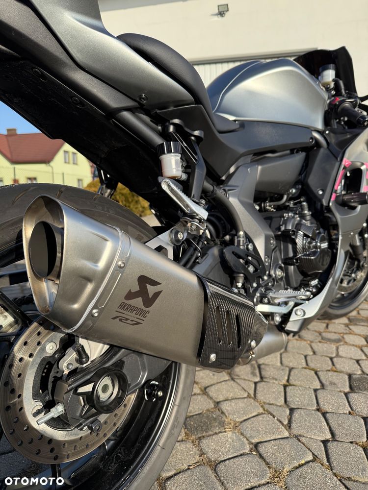 Yamaha R7 - 18