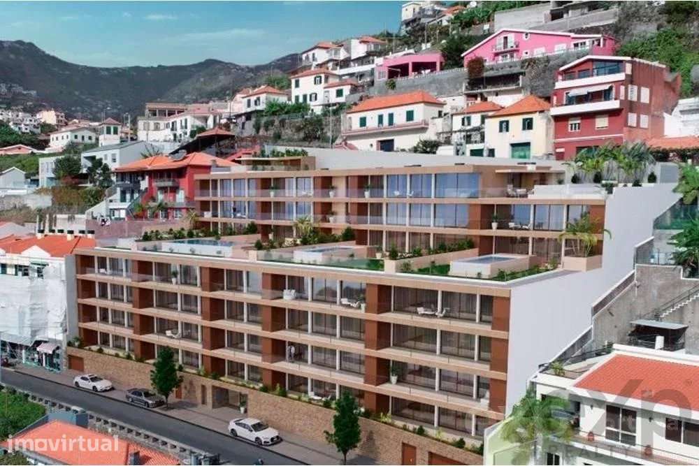 Apartamento T3 no Centro de Câmara de Lobos com Piscina Privada e  Vis - Grande imagem: 2/26