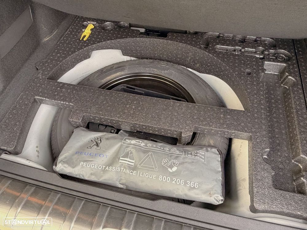 Peugeot 2008 1.2 PureTech Allure - 41