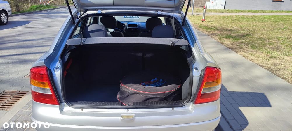 Opel Astra 1.4 111 - 8