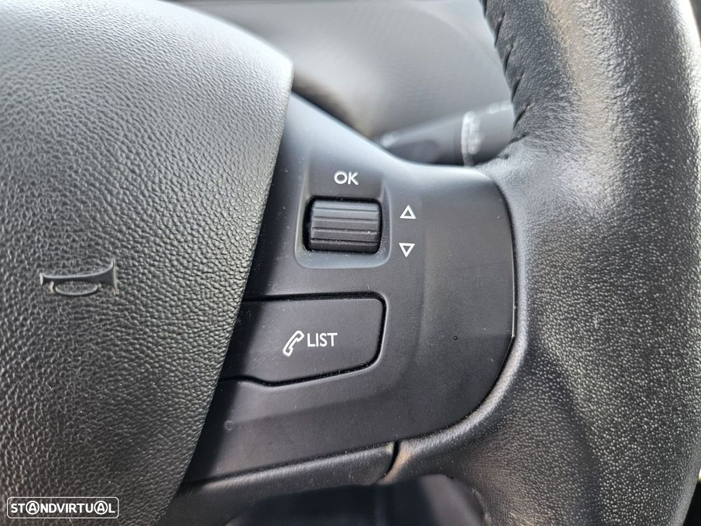 Peugeot 208 1.2 PureTech Style - 37