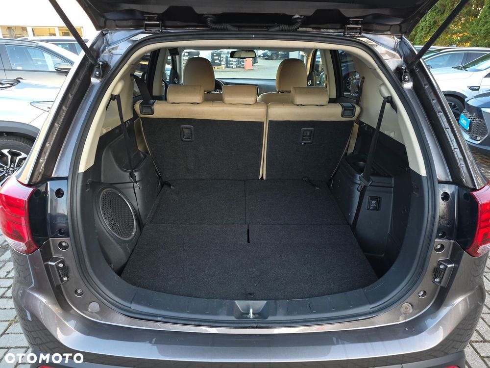 Mitsubishi Outlander - 12