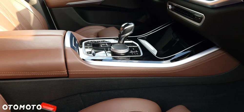 BMW X5 xDrive40d mHEV - 12