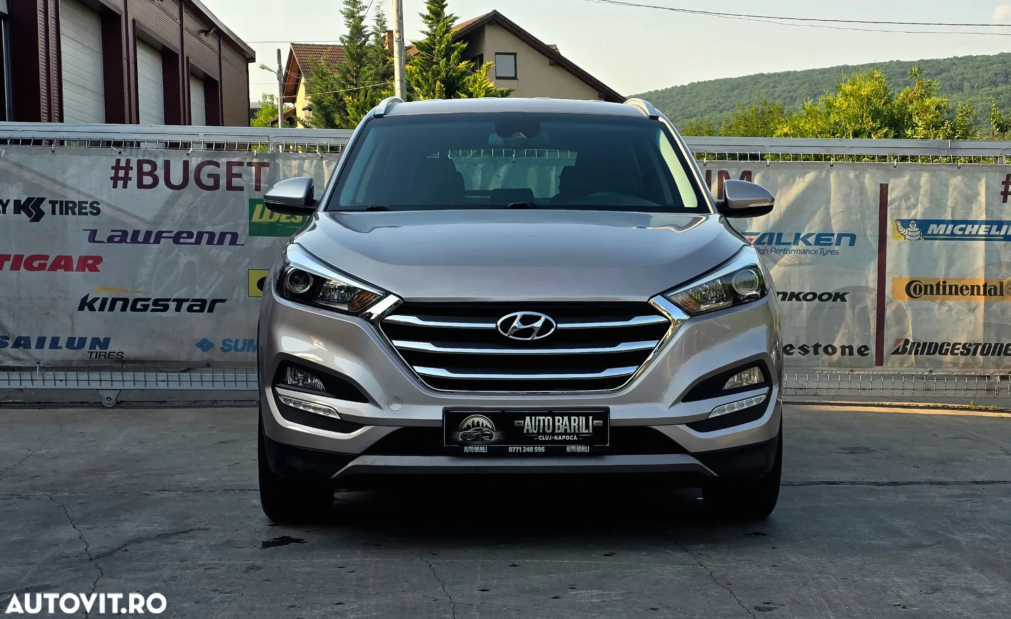 Hyundai Tucson 2.0 CRDI 4WD Automatik Advantage - 2