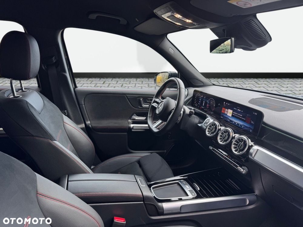 Mercedes-Benz GLB - 16