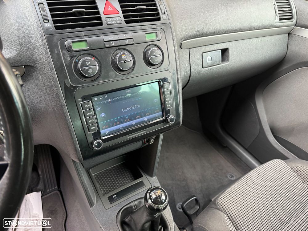 VW Touran 1.9 TDi Highline 7L - 13