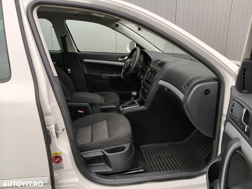 Skoda Octavia 1.6 TDI DPF DSG Classic - 22