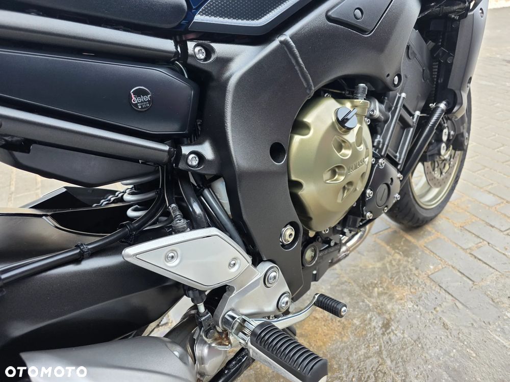 Yamaha FZ - 19