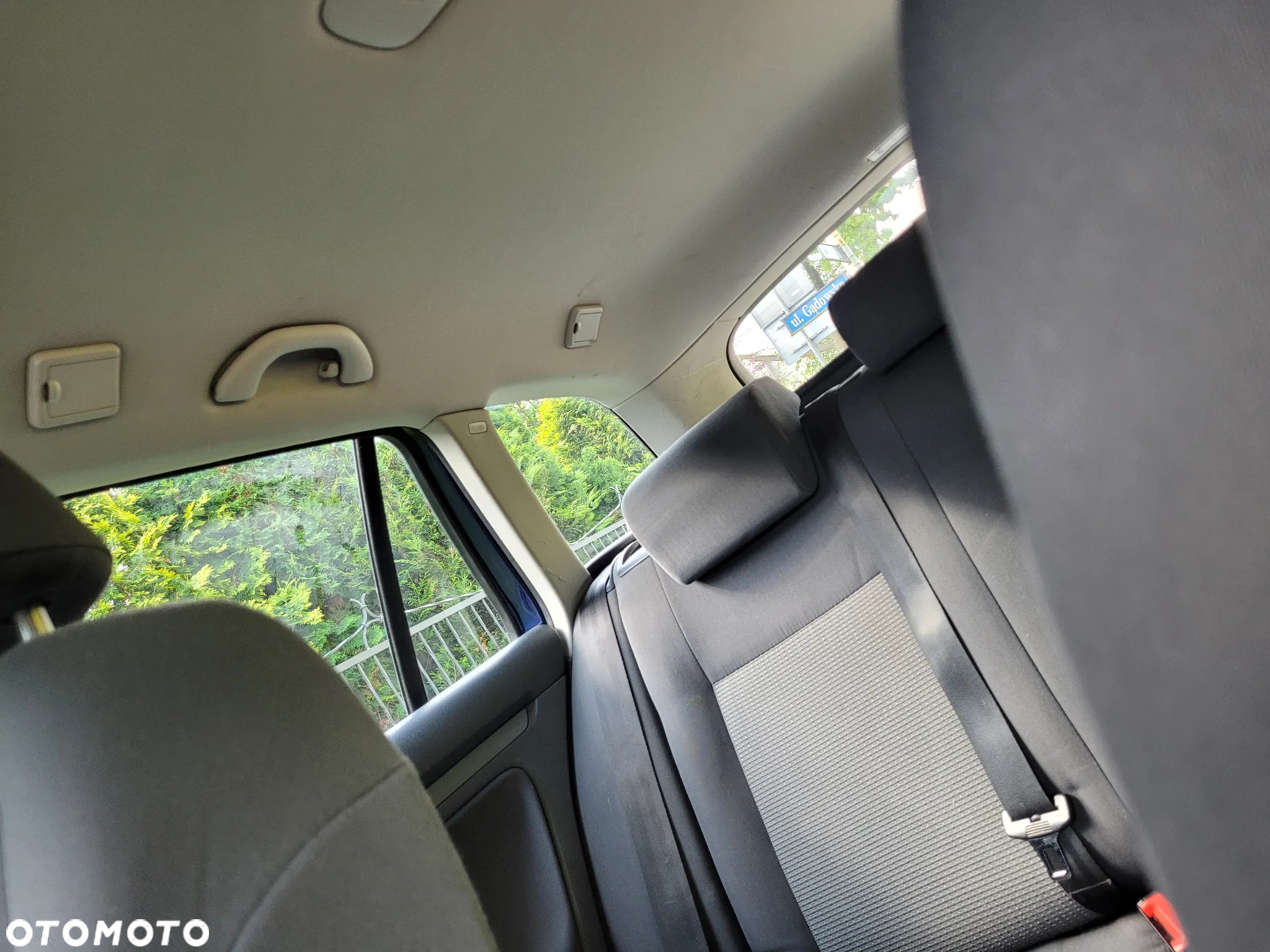 Volkswagen Golf 1.9 TDI DPF Comfortline - 23