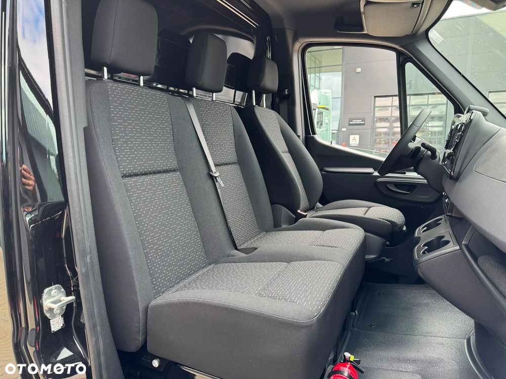 Mercedes-Benz Sprinter - 13