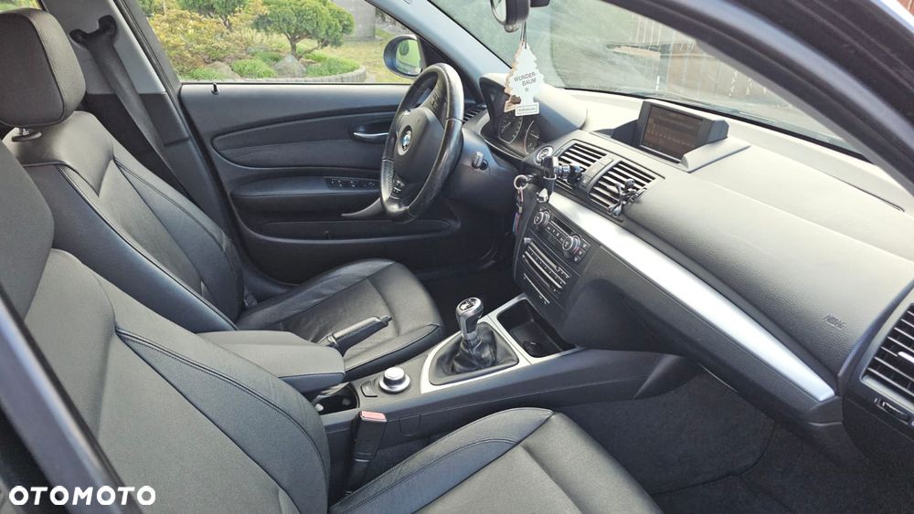 BMW Seria 1 120d DPF - 8