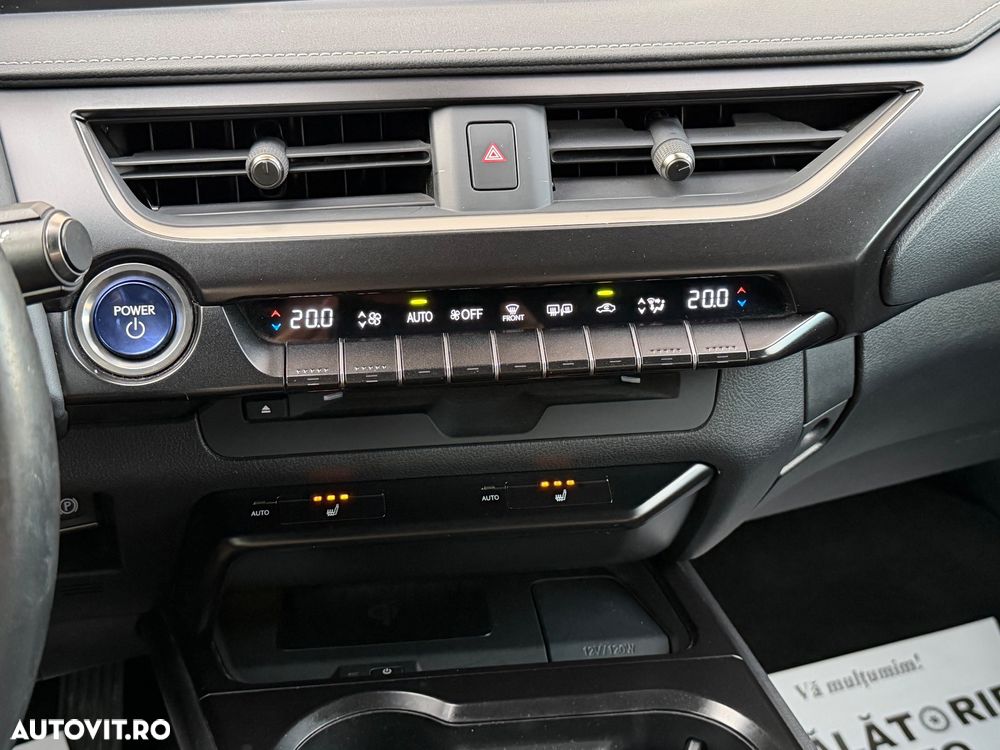 Lexus UX 250h 2.0L HEV 20H- (178 HP) 4X2 CVT Executive - 22