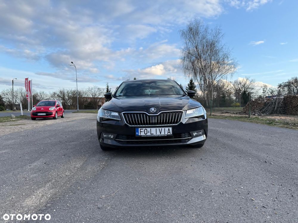 Skoda Superb 2.0 TDI Style DSG - 2