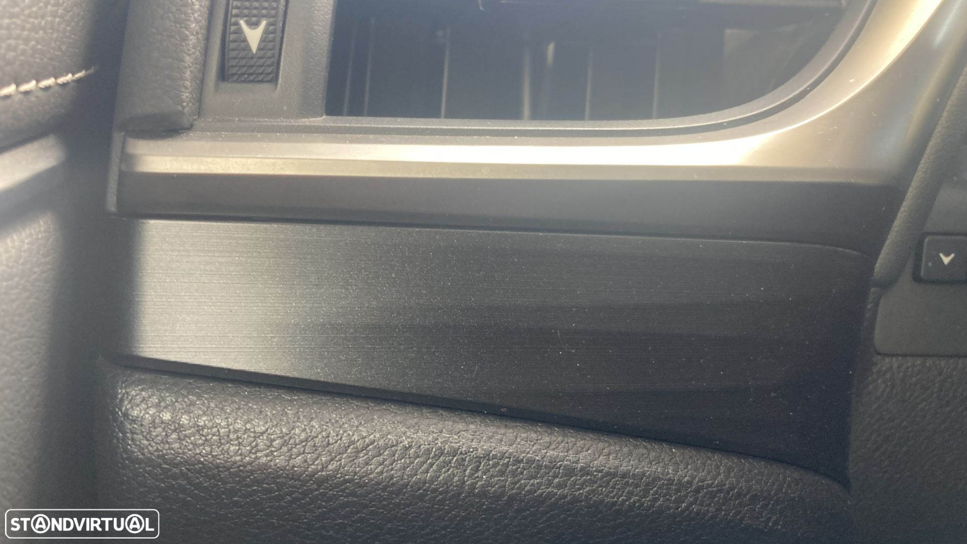 Lexus ES 300h Special Edition - 18