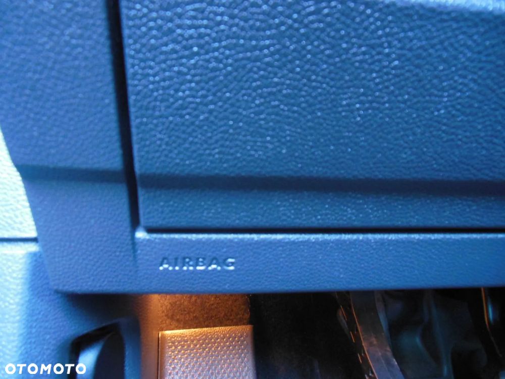 Volkswagen Golf 1.6 TDI DPF MATCH - 32