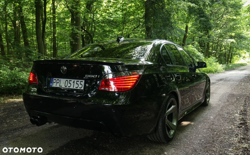 BMW Seria 5 550i - 15