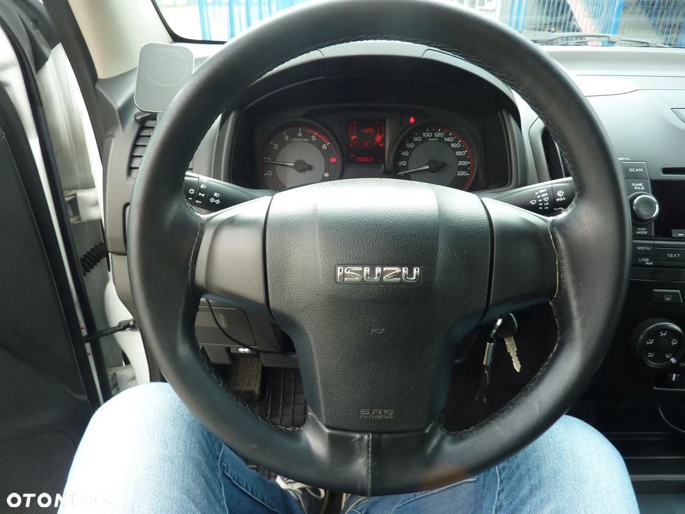 Isuzu D-Max 1.9 DC L - 8