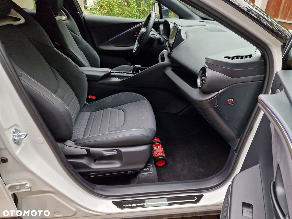 Toyota C-HR 2.0 Hybrid Dynamic Force Executive - 11
